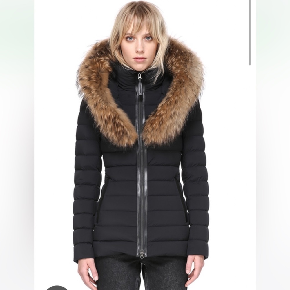 Mackage- Kadalina Light Down Jacket with Fur Trimmed Collar in Black.
Size XS